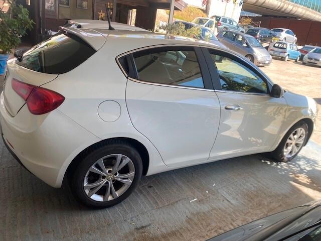 Alfa Romeo Giulietta 1.6 JTDm-2 105 CV Exclusive