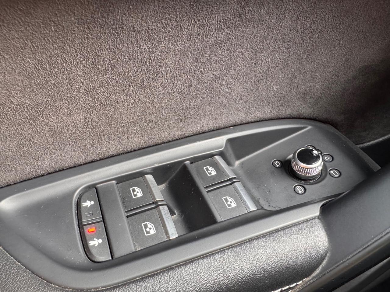 Audi Q5 2.0 TDI 190 CV S-LINE quattro S tronic Sport