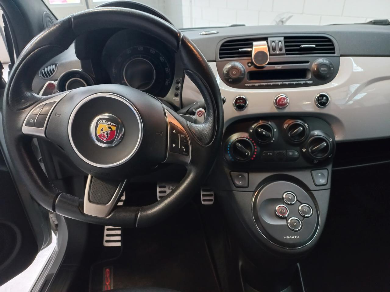 Abarth 500 C 1.4 Turbo T-Jet MTA