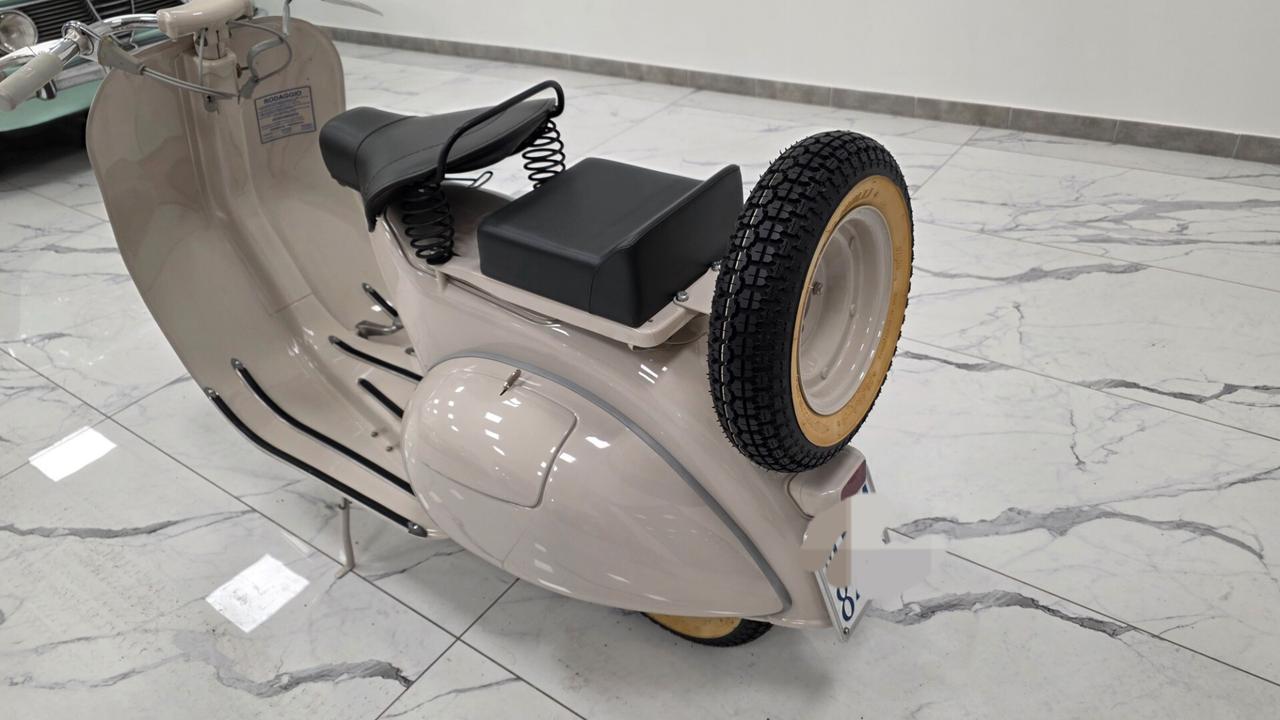 Piaggio Vespa 125 faro basso