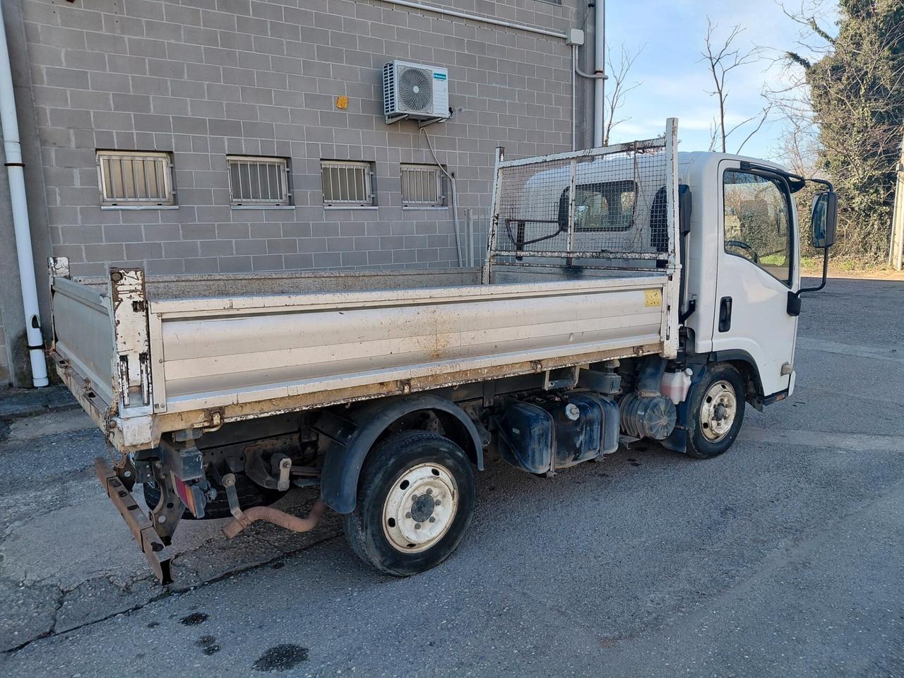 Isuzu NLR 85A 3.0 ribaltabile trilaterale