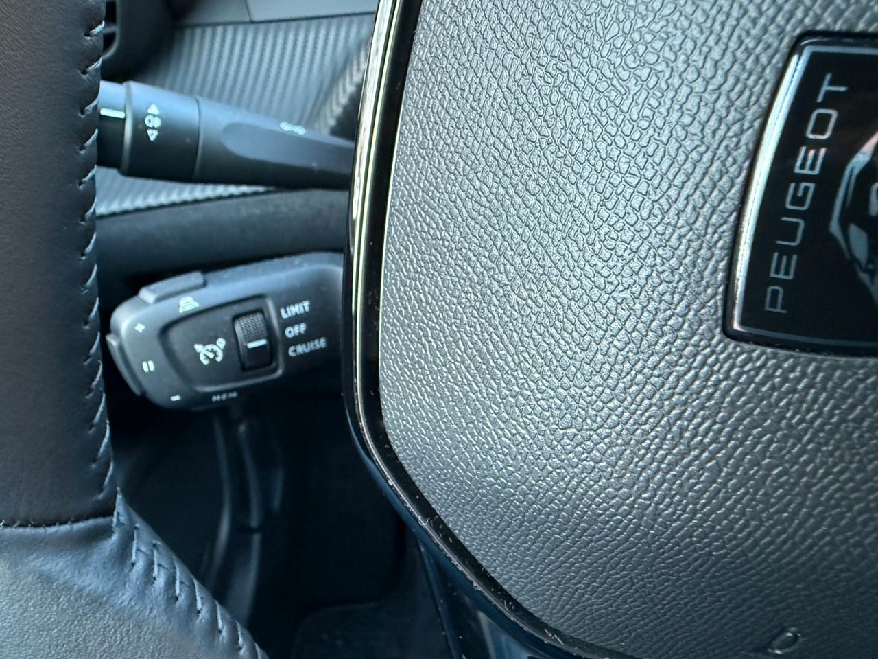 Peugeot 2008 PureTech 100 S&S Allure