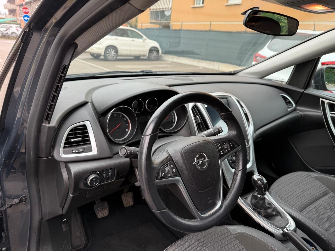 Opel Astra 1.4 GPL - NAV. - 12 MESI DI GARANZIA -