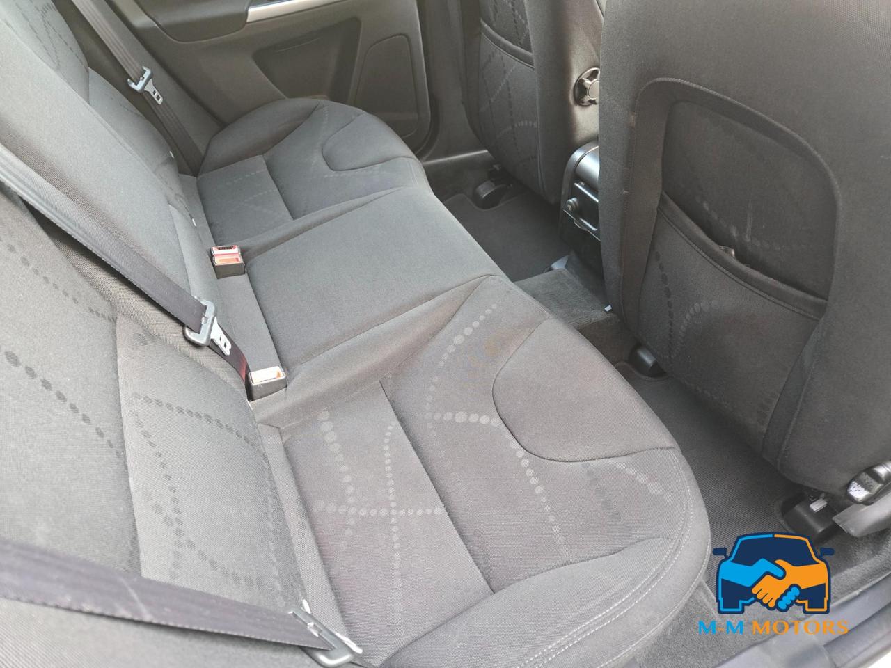 Volvo XC60 2.0 d4 (d3) R-design geartronic