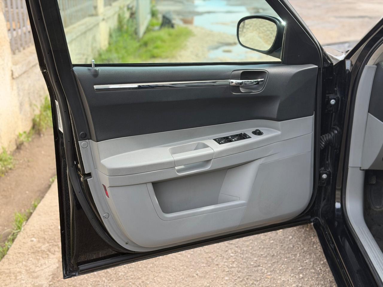 Chrysler 300C 3.5 V6 benzina/gpl 249cv tetto apribile