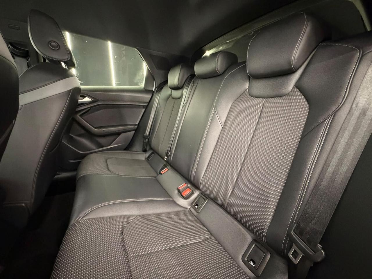 Audi A1 3XS LINE-S TRONIC-110CV-NEOPATENTATI-AUTOMATICA-KM CERTIFICATI-12MESI GARANZIA-PERMUTE