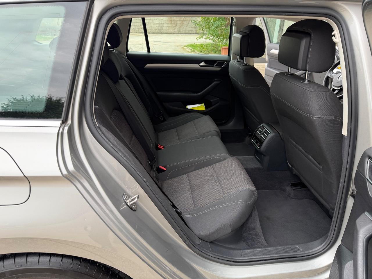 Volkswagen Passat Variant 1.6 TDI Trendline BlueMotion Technology