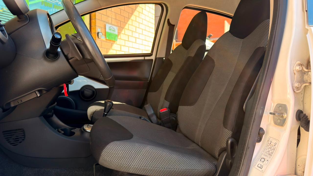 Toyota Aygo 1.0 12V VVT-i 5 porte Lounge Connect MMT