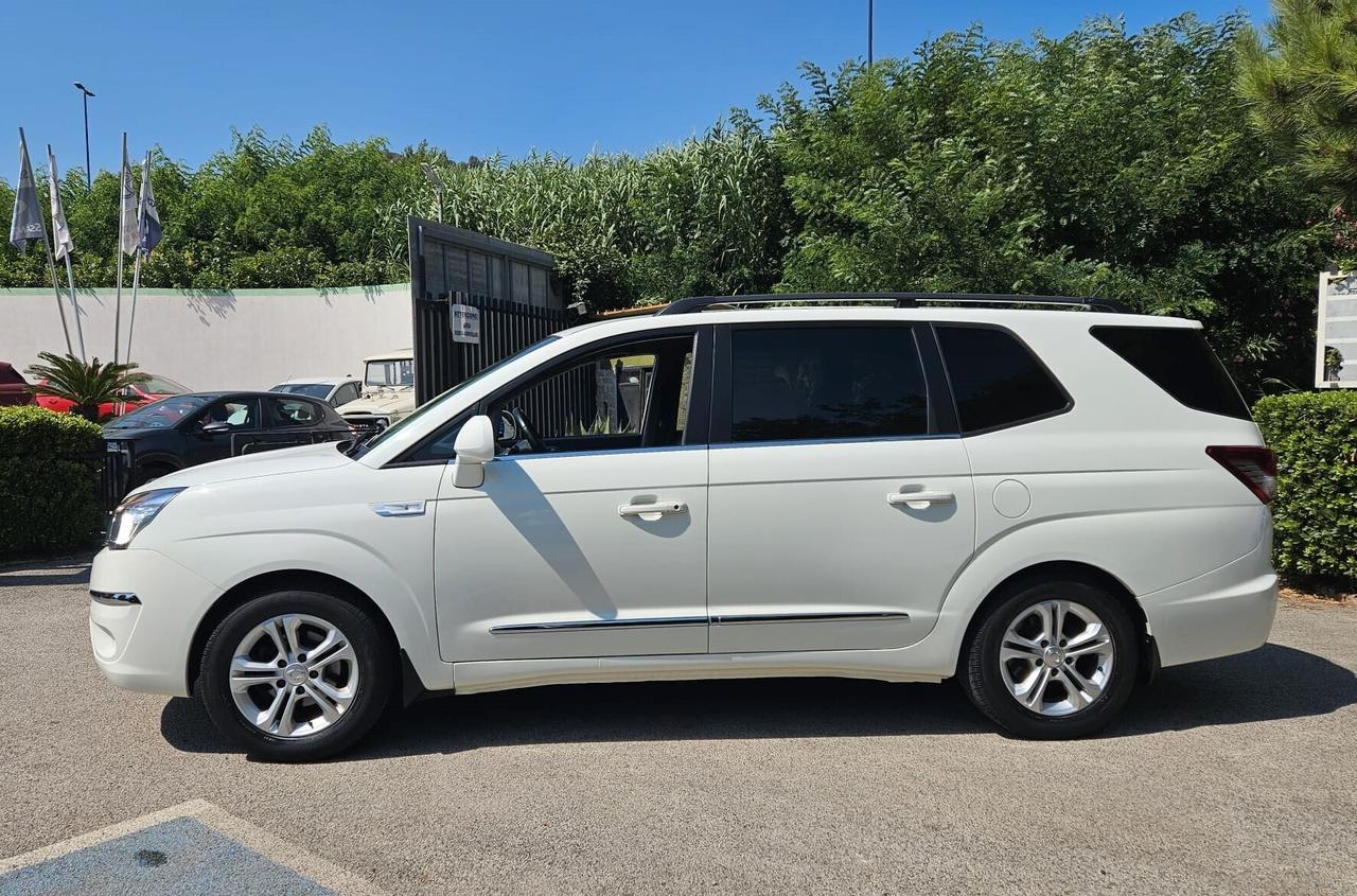 Ssangyong Rodius 2.2 Diesel 2WD M/T