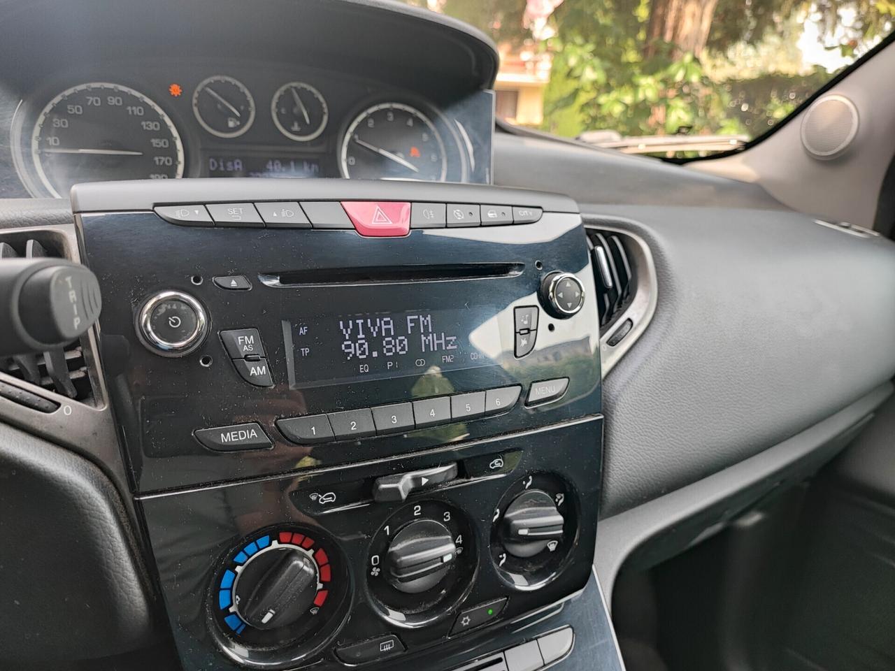 Lancia Ypsilon 1.2 Benz 5 porte euro 5B neopatentati