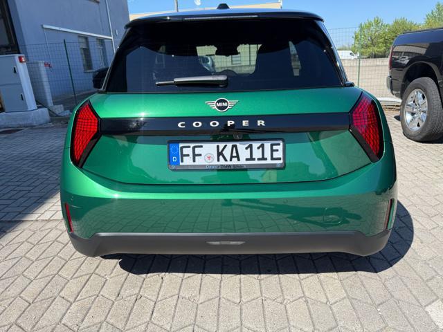 MINI Cooper E Cooper E Favoured BRITISH RACIG GREEN