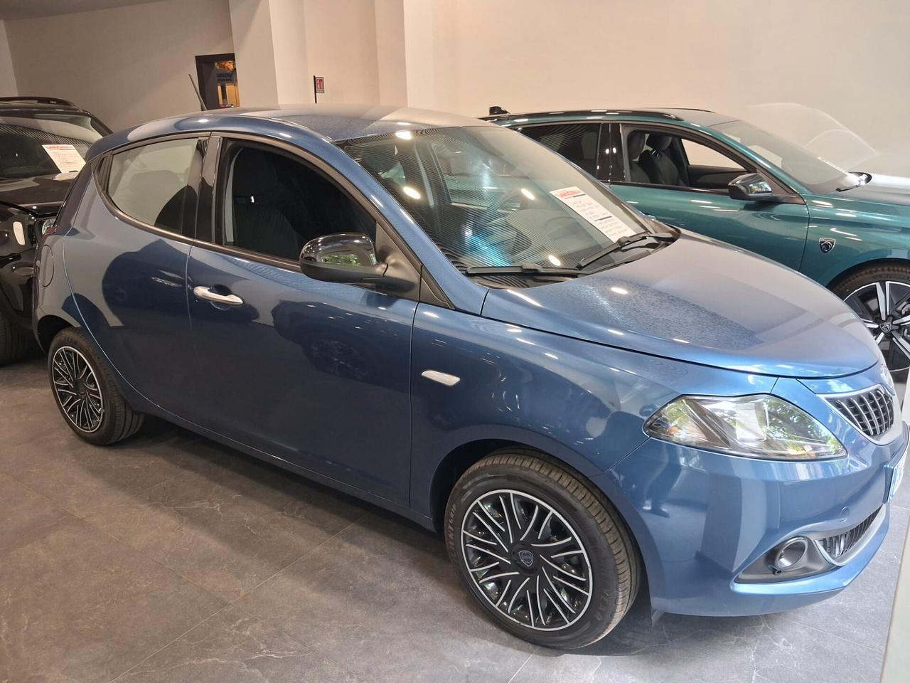 Lancia Ypsilon 1.0 FireFly 5 porte S&S Hybrid Gold