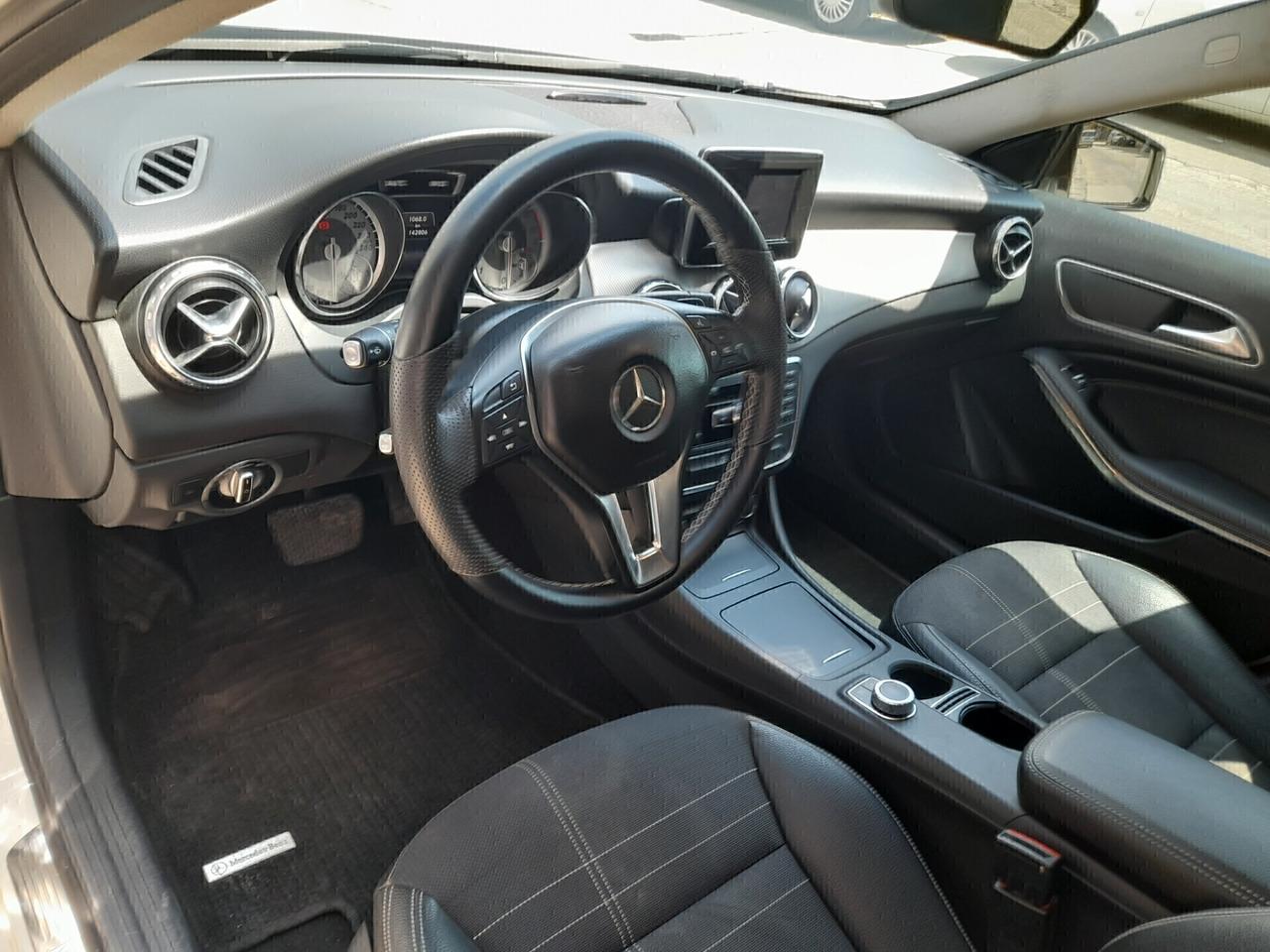 Mercedes-benz GLA 180 d Automatic Premium