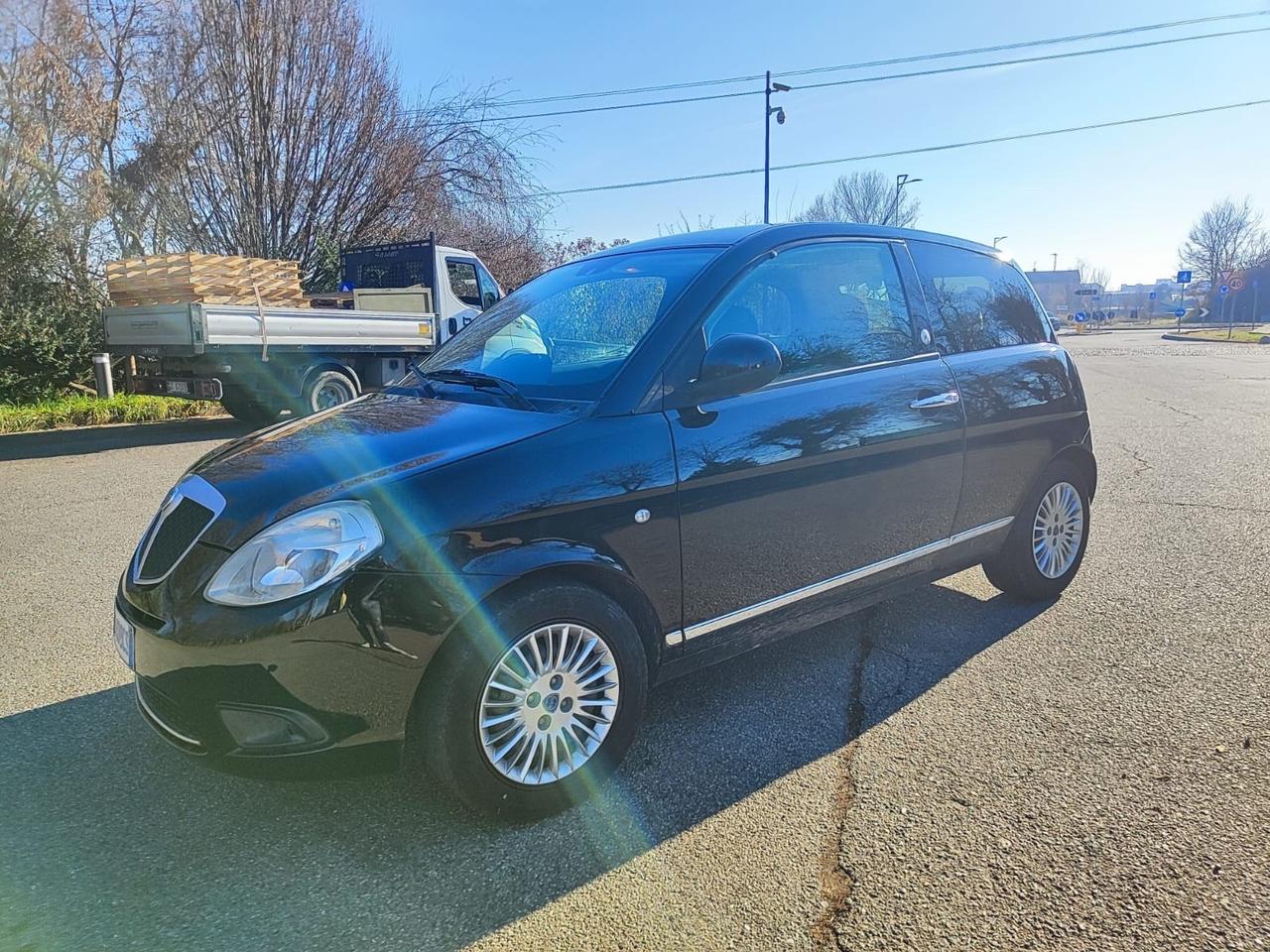 Lancia Ypsilon 1.4 Argento
