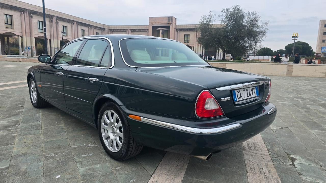 Jaguar XJ6 3.0 V6 cat 235CV A.S.I.