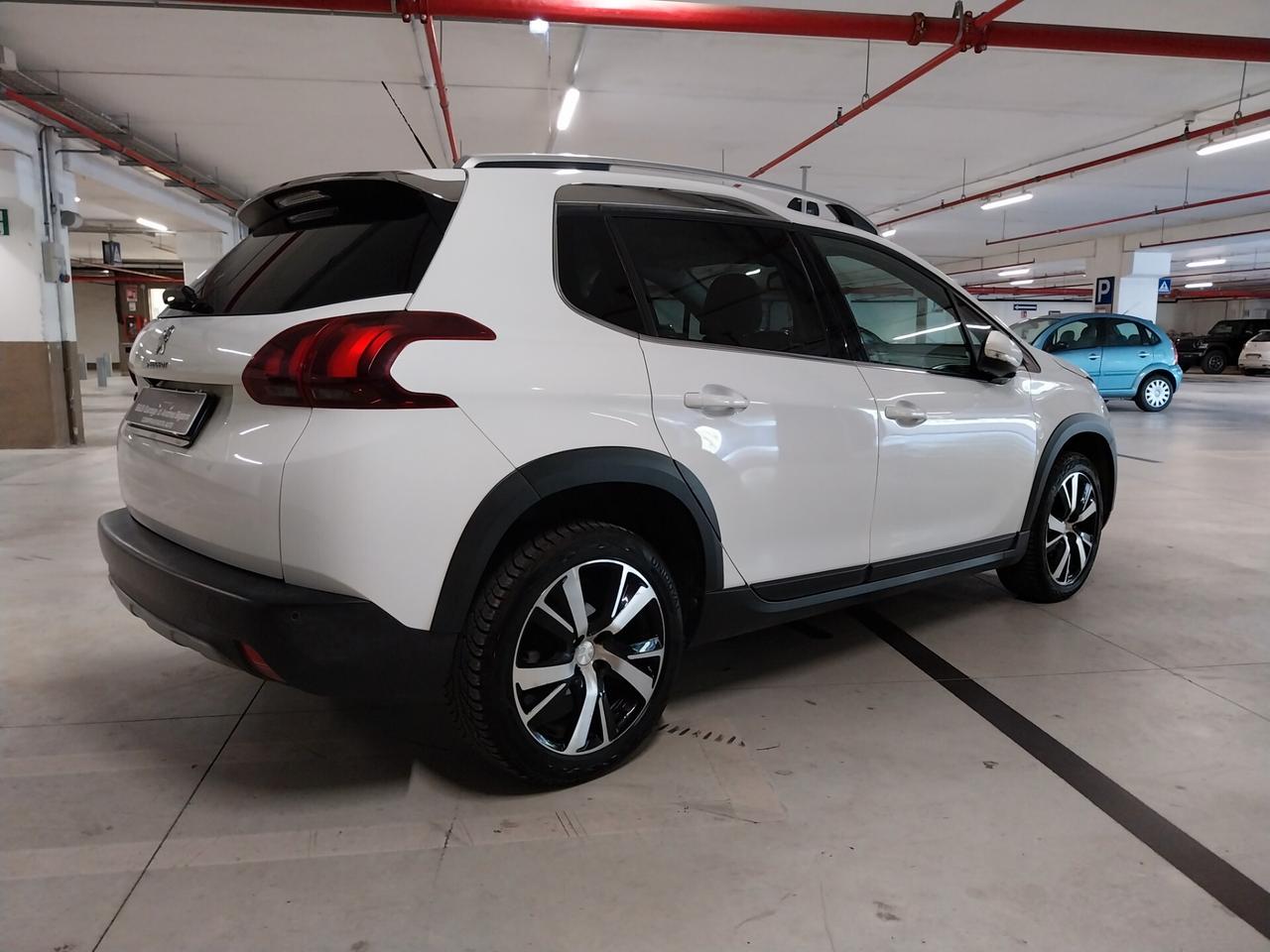 Peugeot 2008 BlueHDi 100 S&S GT Line - ok neopatentati