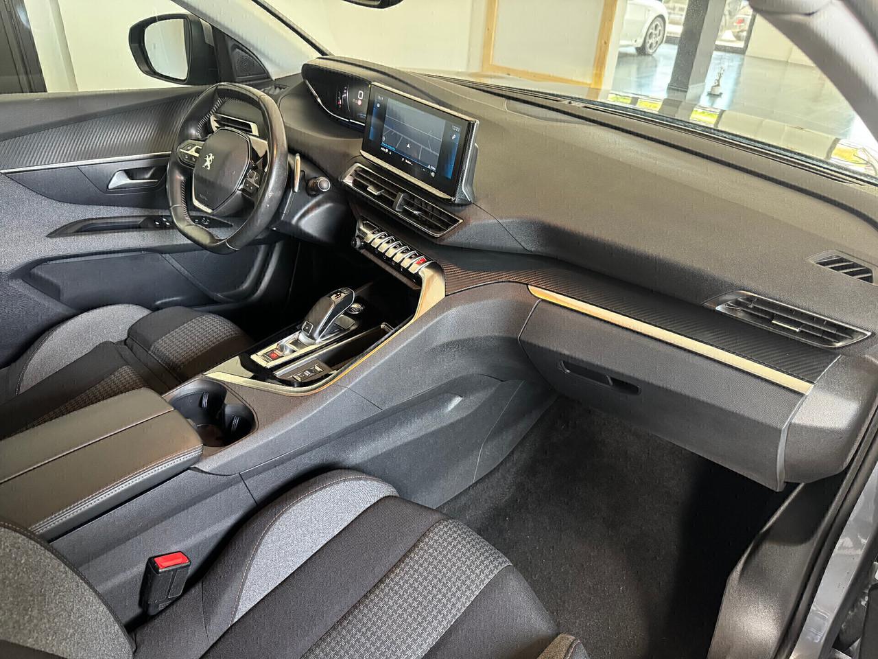 Peugeot 3008 BlueHDi 130 EAT8 Active Pack - 2021