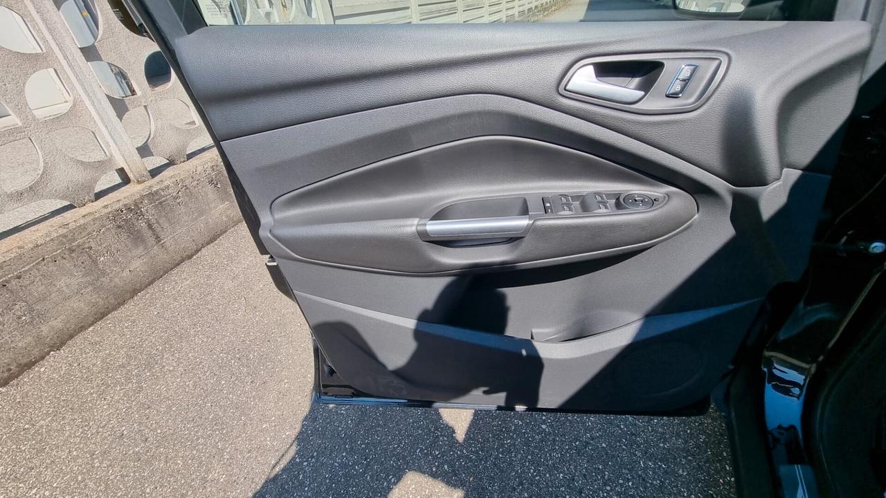 Ford Kuga 2.0 TDCI 150 CV S&S 4WD Powershift Titanium