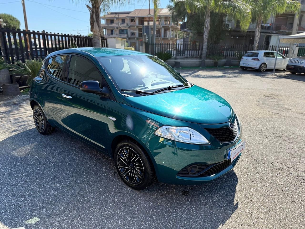 Lancia Ypsilon 1.2 69 CV 5 porte S&S Gold