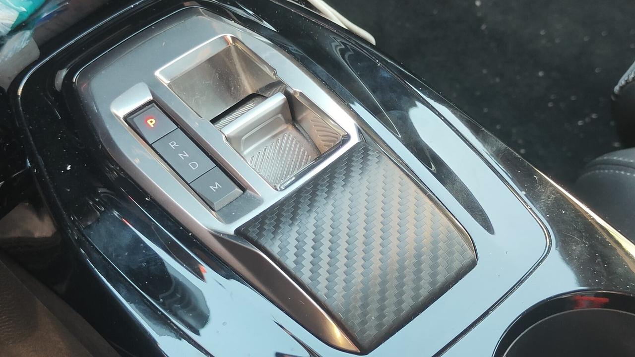 Peugeot 2008 BlueHDi 130 EAT8 GT