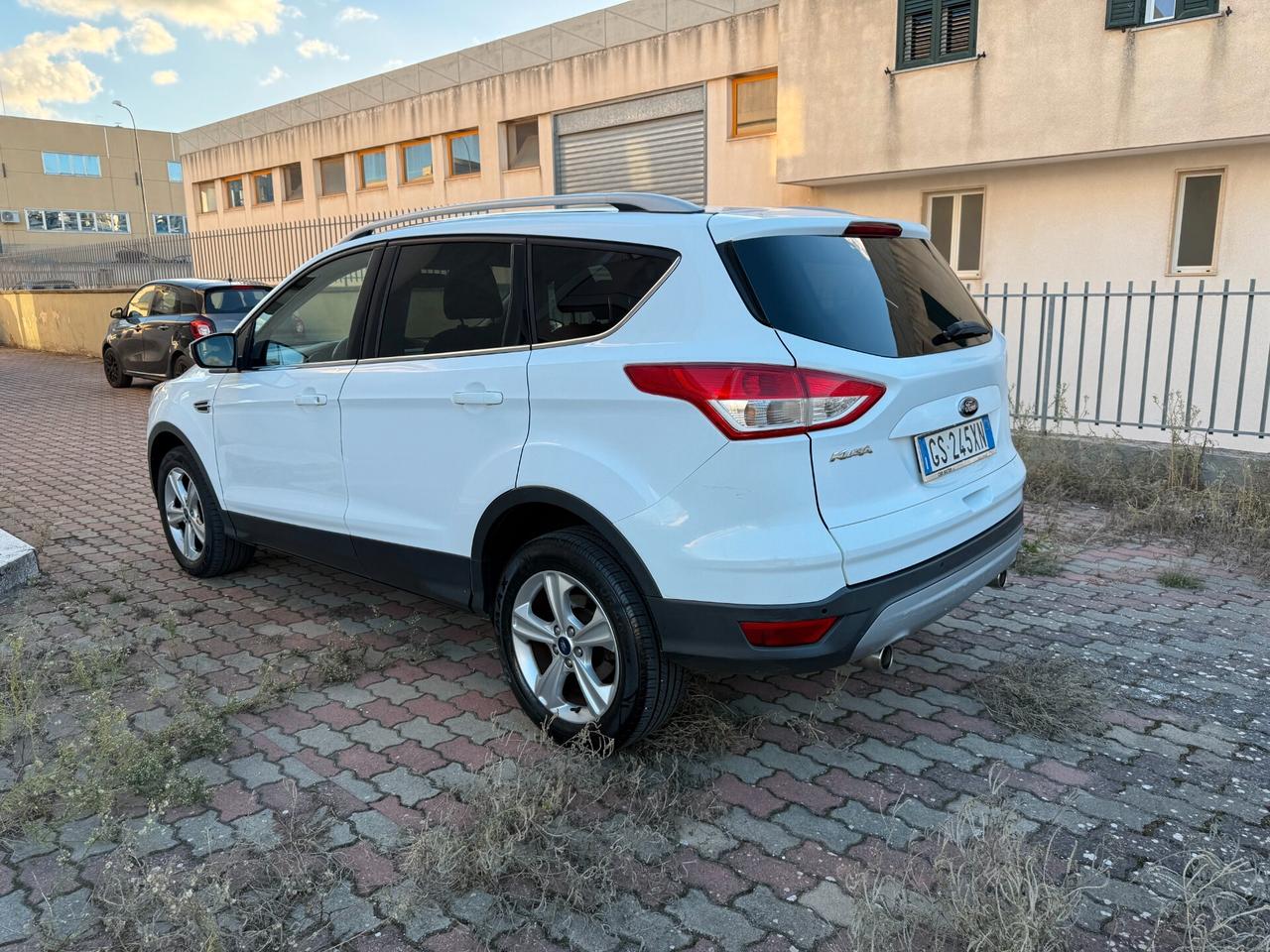 Ford Kuga 2.0 TDCI 120 CV S&S 2WD Bus. Privato Vende