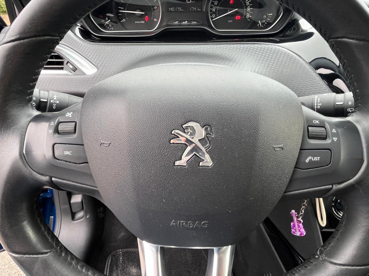 Peugeot 2008 BlueHDi 100 S&S Signature