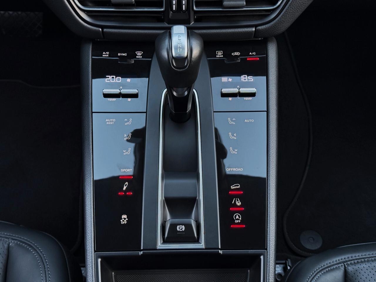 Porsche Macan 2.0 Turbo Benzina 265CV TETTO PASM