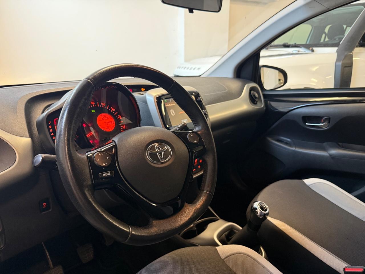 Toyota Aygo 1.0 VVT-i 72 CV 5 porte x-trend