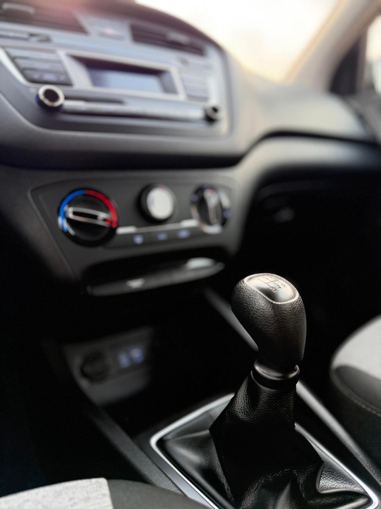 Hyundai i20 1.2 84 CV 5 porte 2016 neopatentati