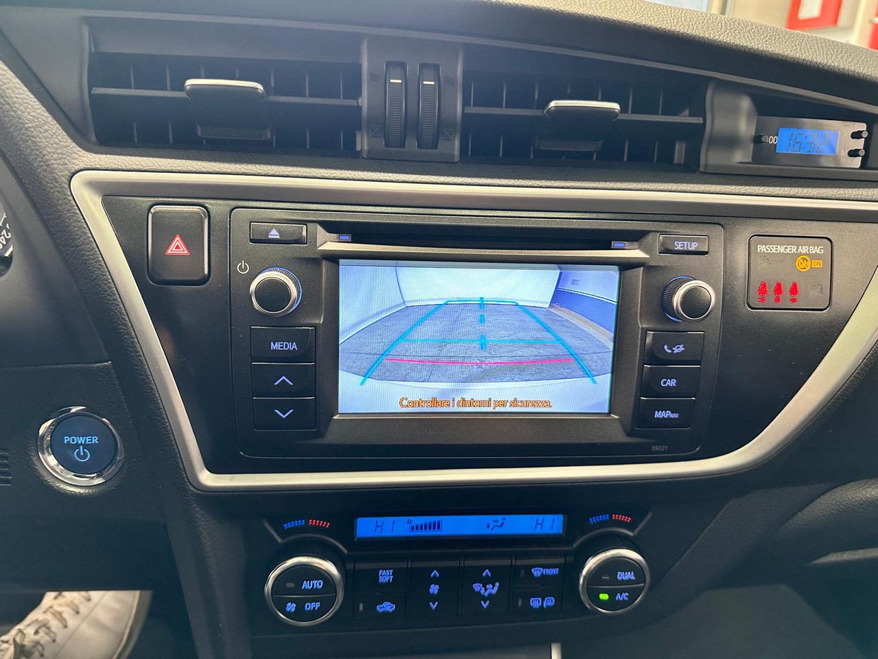 Toyota Auris 5p 1.8h Lounge