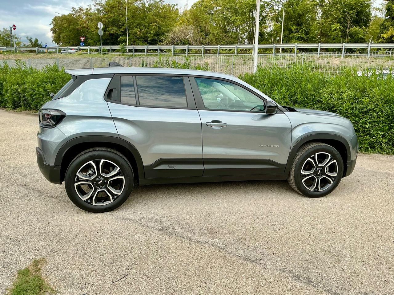Jeep Avenger 1.2 Turbo 100 CV Summit