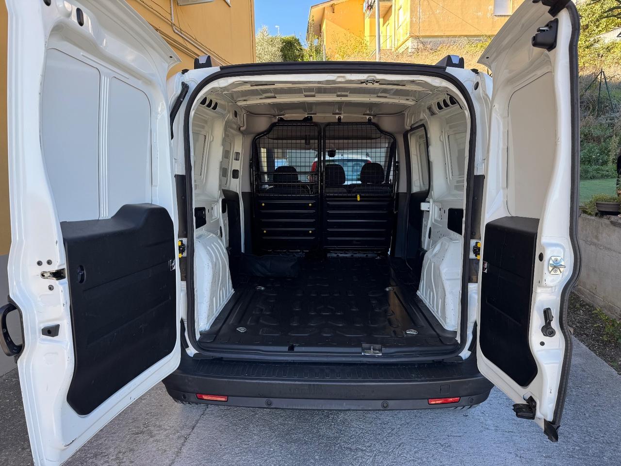 Fiat Doblo 1.6 mjet Maxi 3 post(rete apribile)