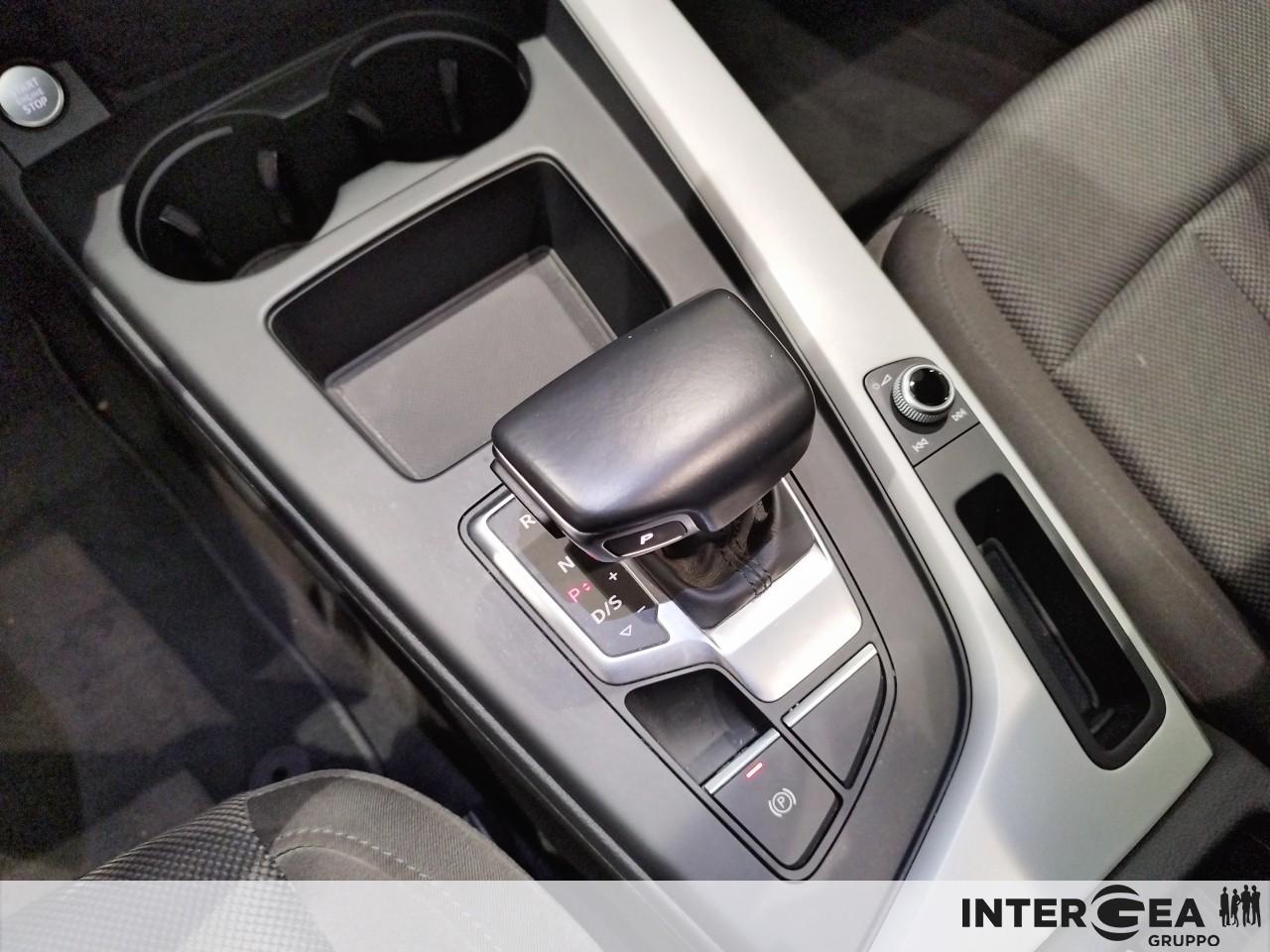 AUDI A4 Avant 35 2.0 tdi mhev Business Advanced