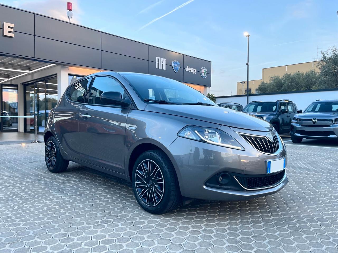 Lancia Ypsilon 1.0 FireFly 5 porte S&S Hybrid Gold