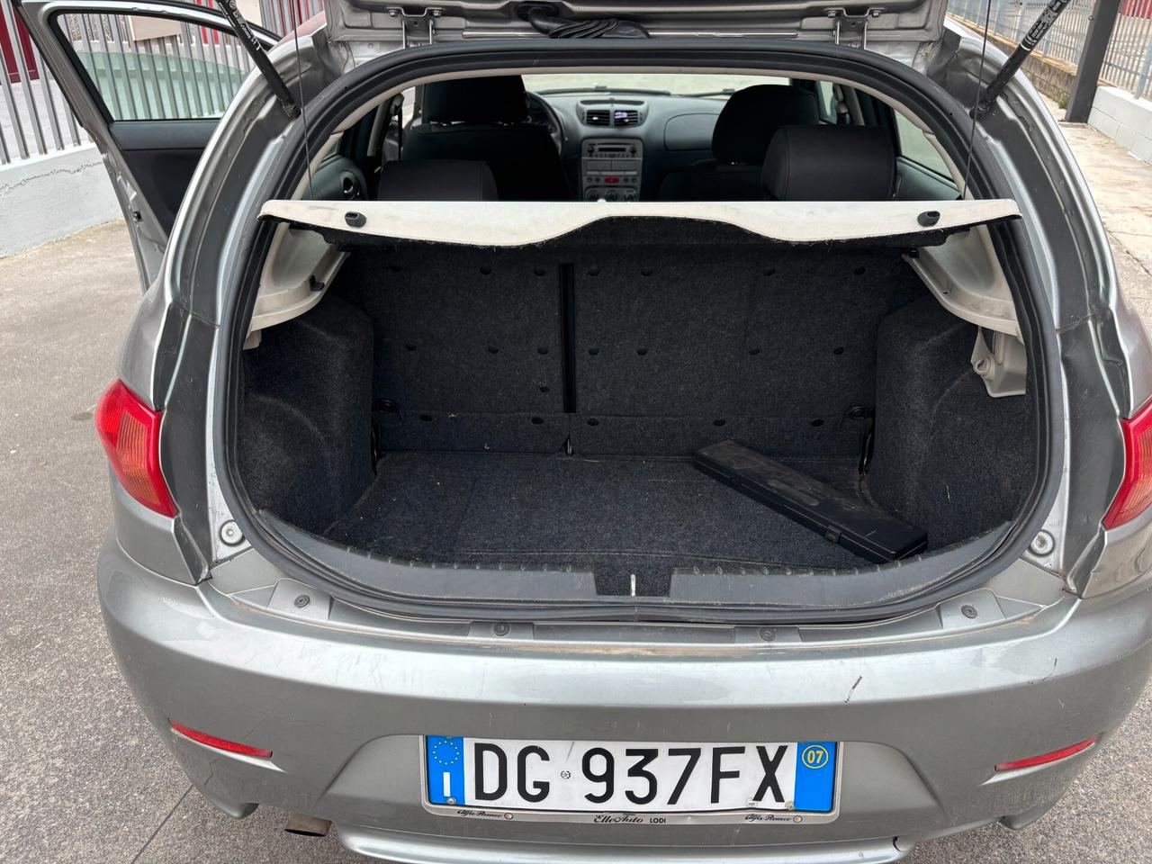 Alfa Romeo 147 1.6 16V TS (105) 5 porte Distinctive