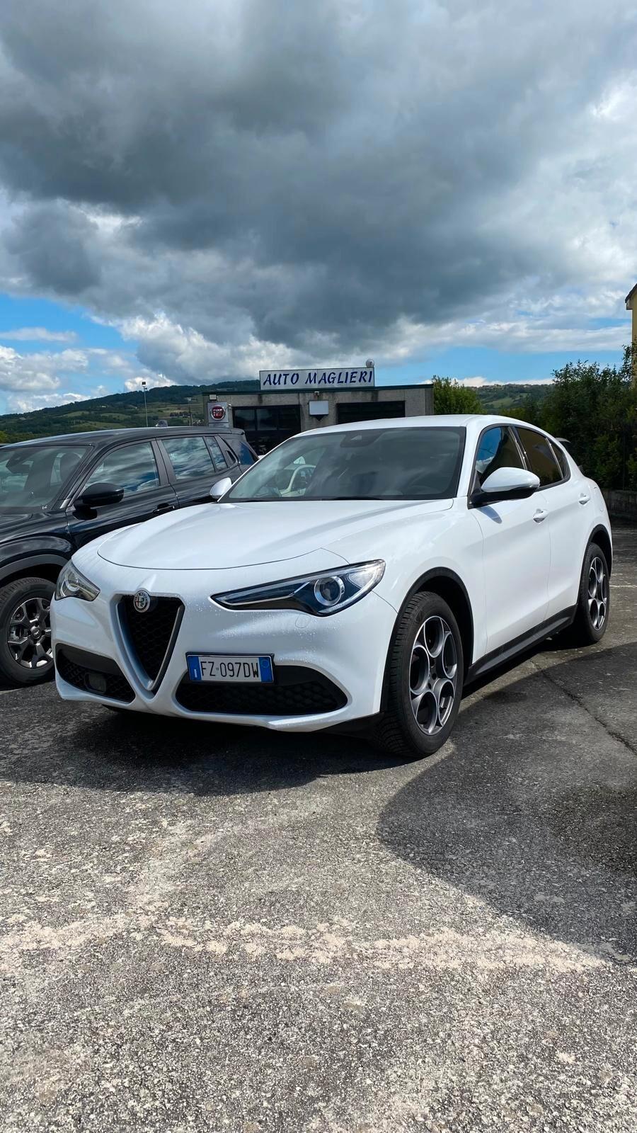 Alfa Romeo Stelvio 2.2 Turbodiesel 160 CV AT8 RWD Sport-Tech