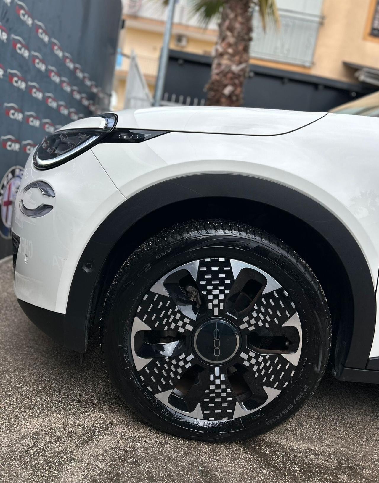 Fiat 600 Hybrid 110 CV DCT MHEV La Prima