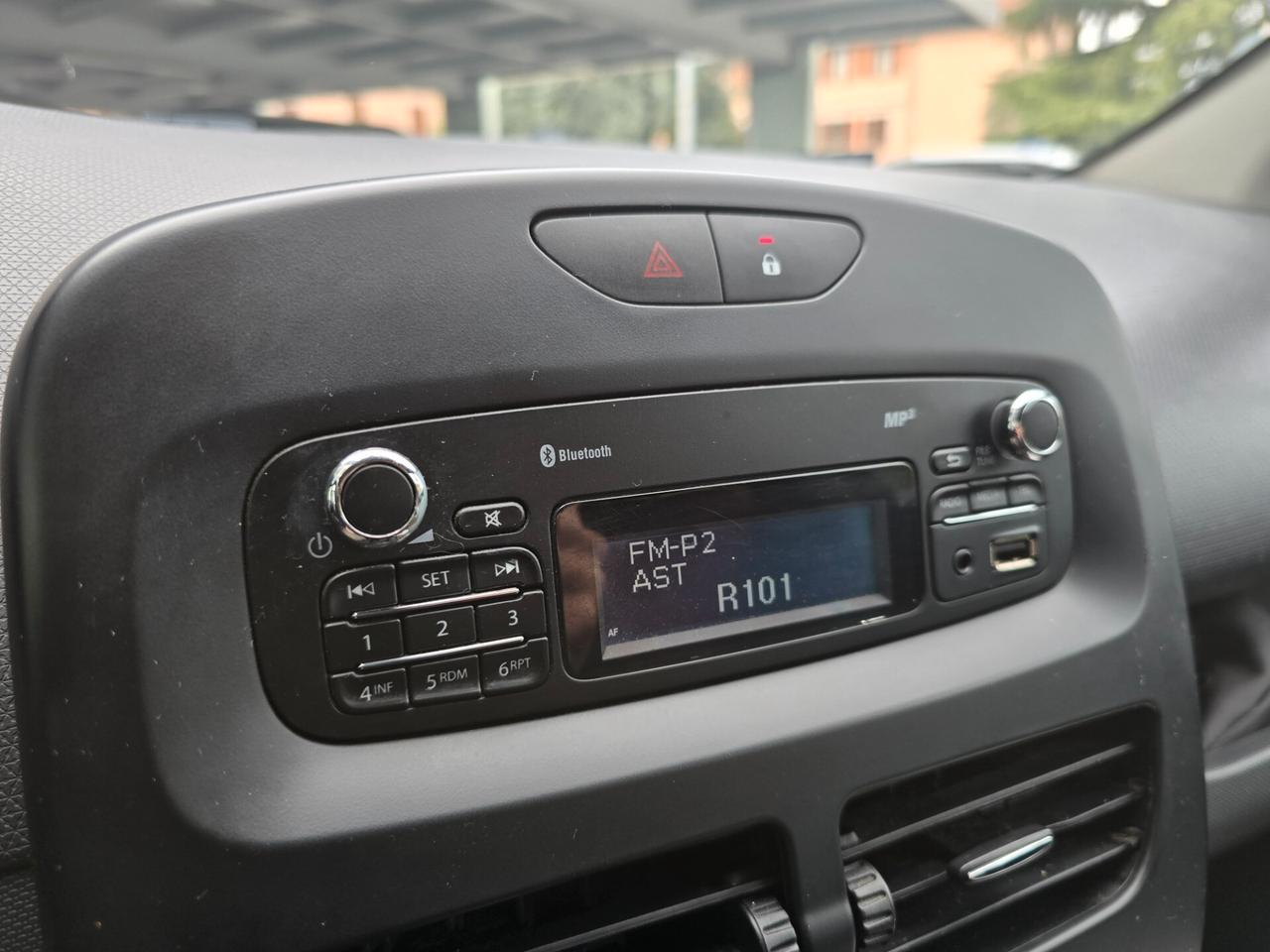 Renault Clio 1.2 75CV GPL 5 porte / UNICOPRIETARIO