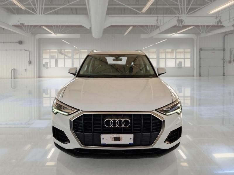 AUDI Q3 35 TDI Business