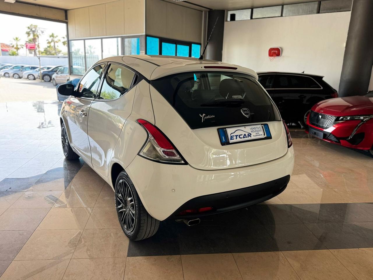 Lancia Ypsilon 1.2 69 CV 5 porte S&S Platinum