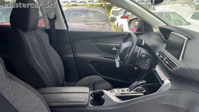 PEUGEOT 3008 3008 AUTOM 1.5 bluehdi Business s TG : GC806FJ