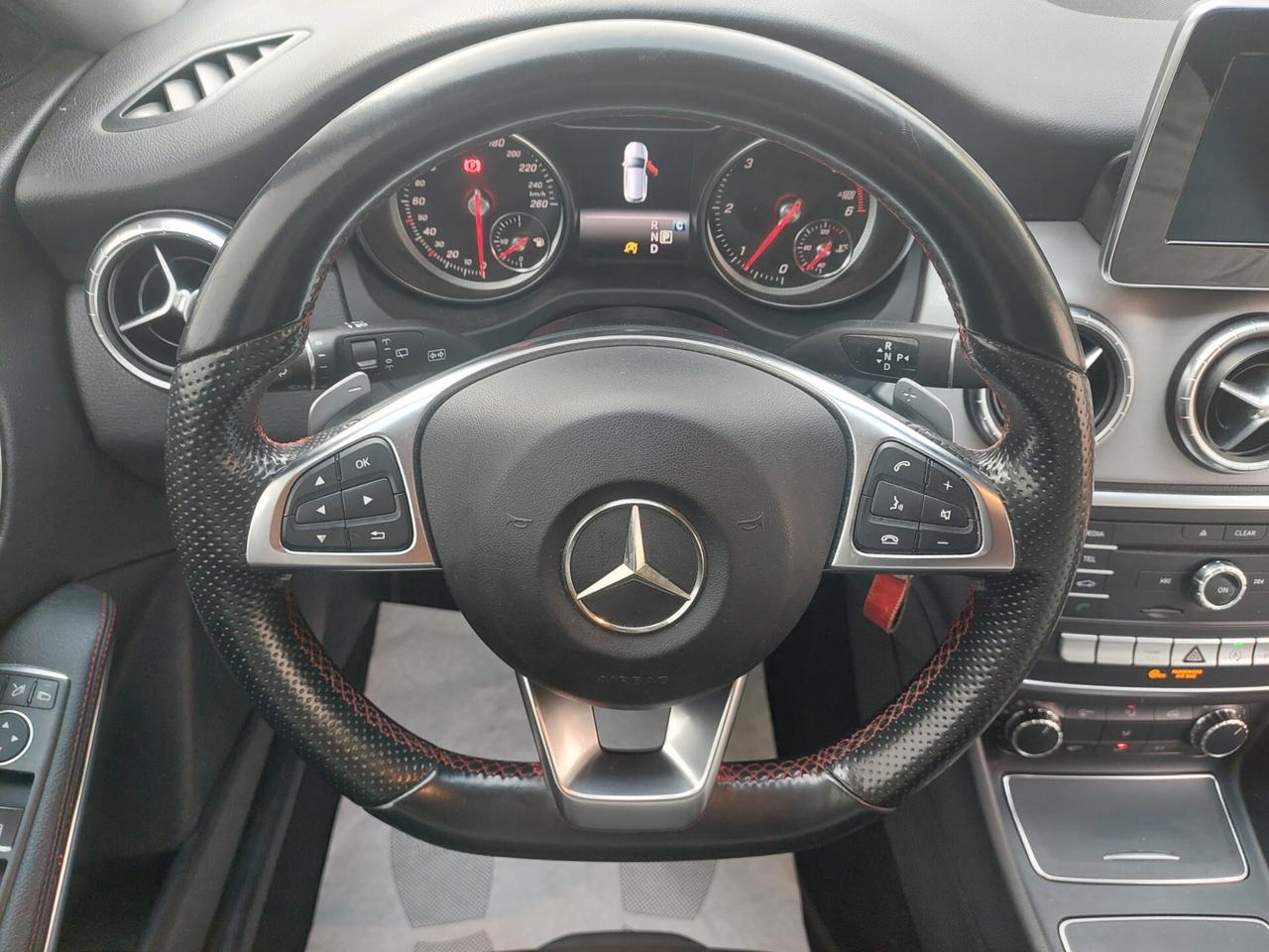 Mercedes-benz CLA 220 d Premium 4matic *EURO6B*