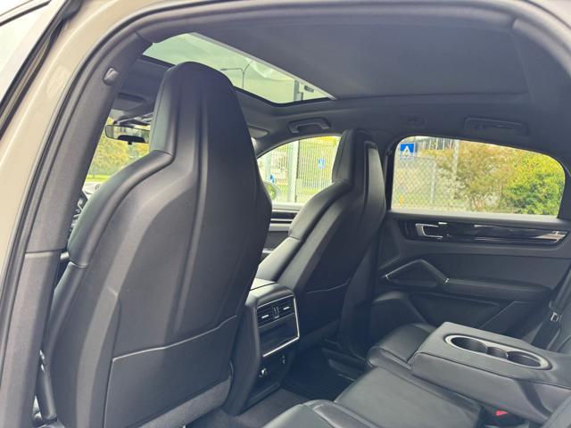 PORSCHE Cayenne Coupé 3.0 V6 E-Hybrid FULL OPT.