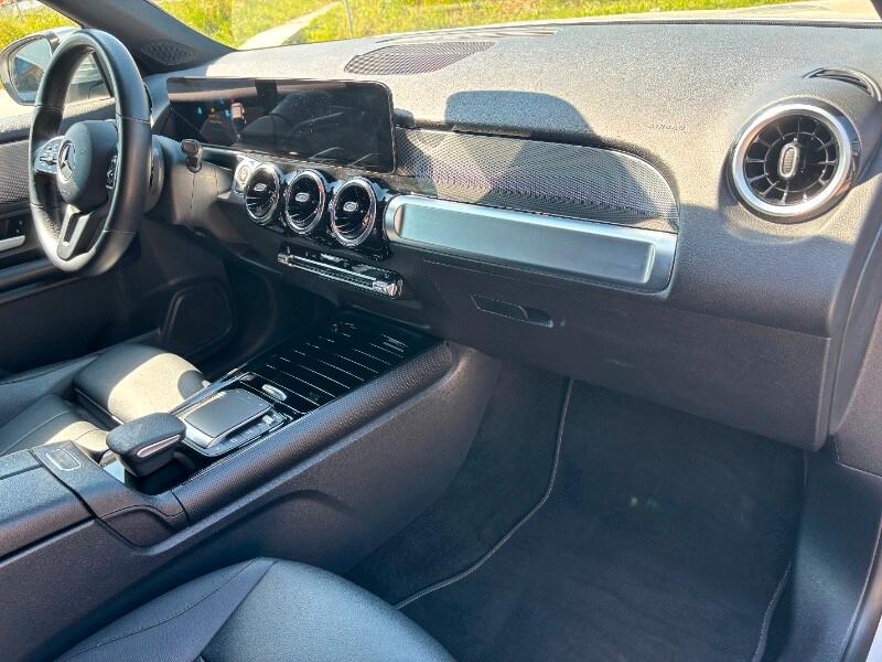 MERCEDES GLB (X247) GLB 200 d Automati...