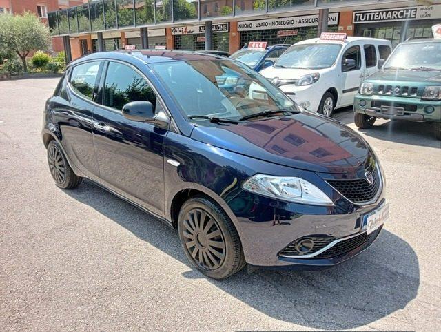 LANCIA Ypsilon 1.2 69 CV 5 porte Gold *ok neopatentati*