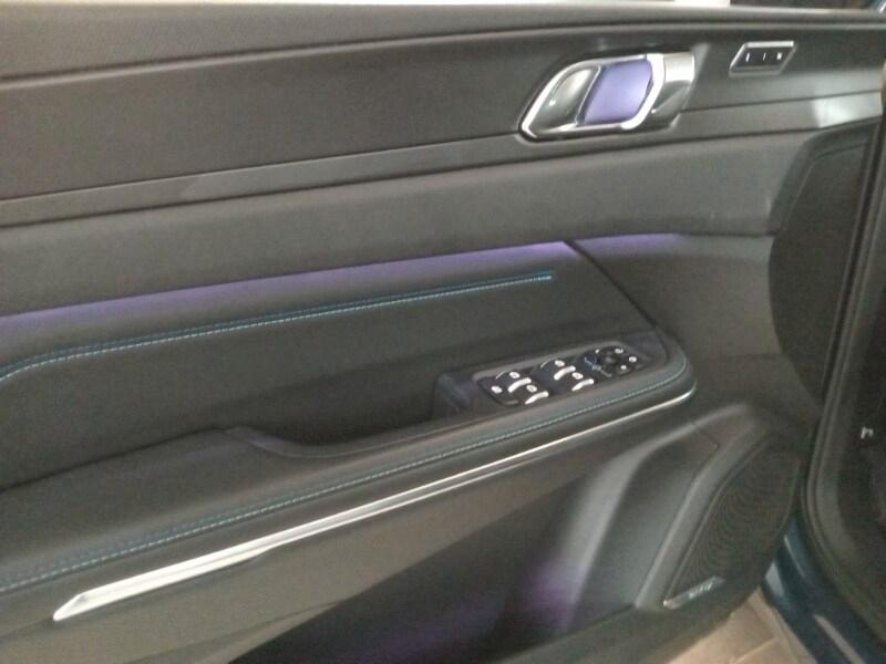 LYNK&CO 01 01 PHEV