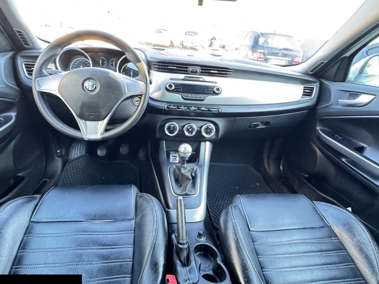 ALFA ROMEO GIULIETTA 1.6 SPORT INTERNI IN PELLE