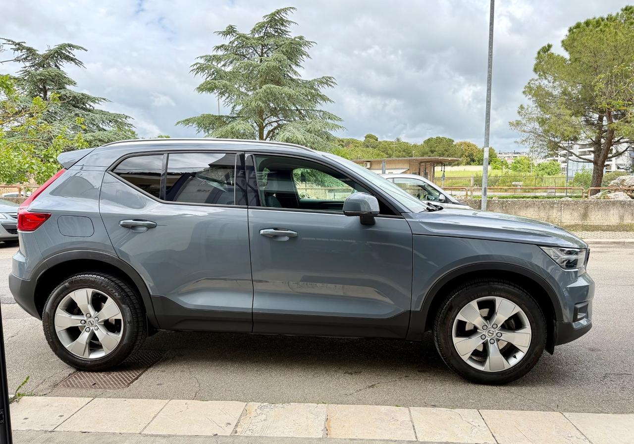 Volvo XC40 2.0 d3 150CV Momentum Pro Geartronic