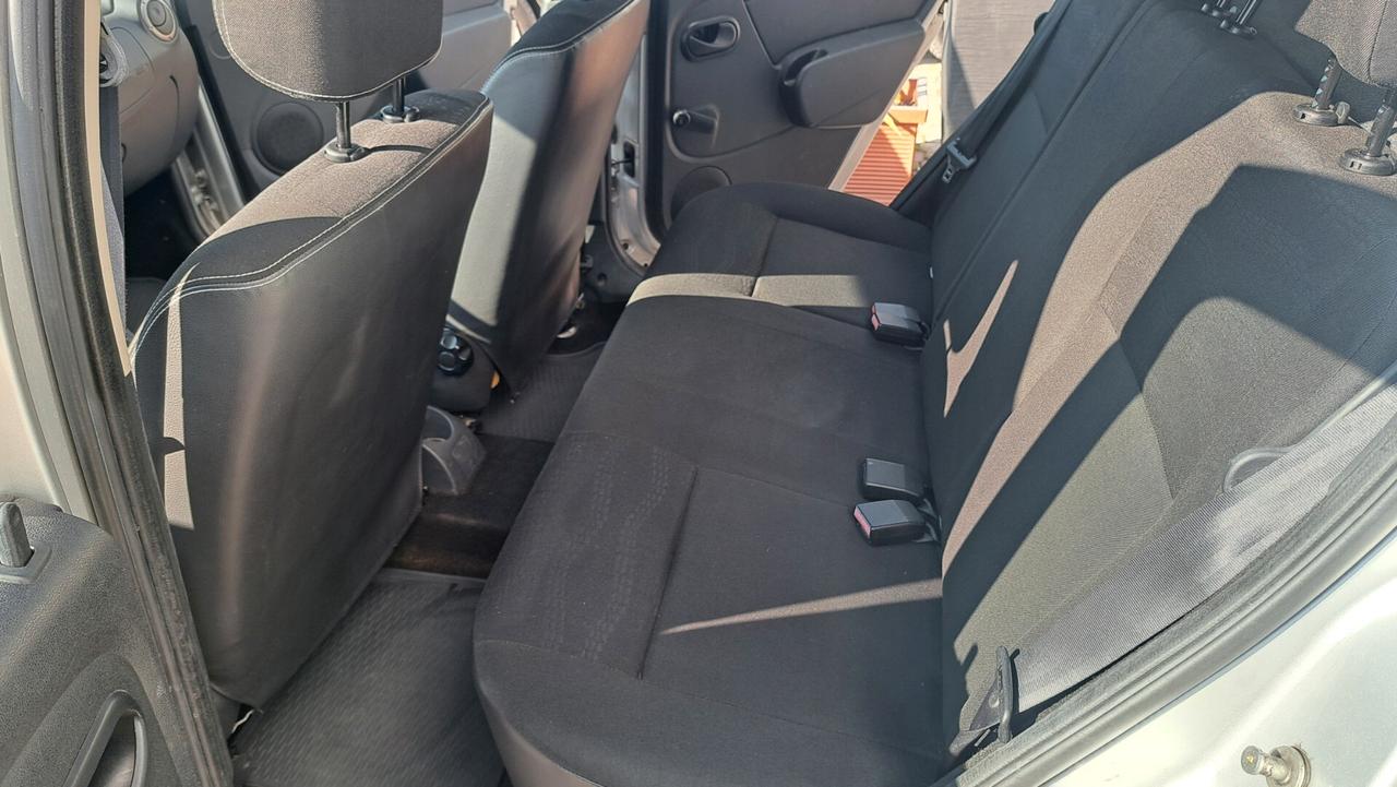 Dacia Sandero 1.2 16V Lauréate OK NEO PATENTATI