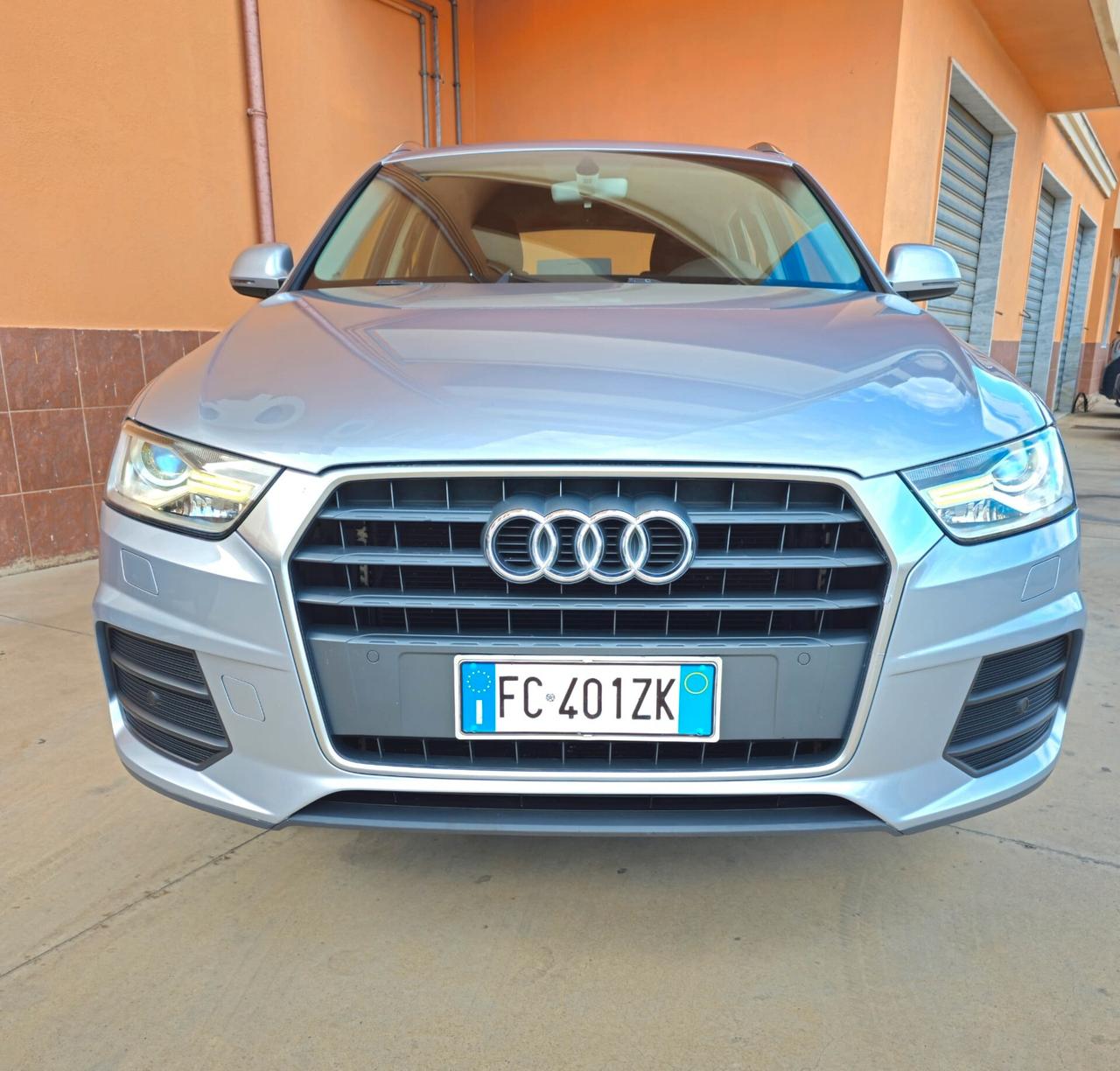 Audi Q3 2.0 TDI 120 CV Business